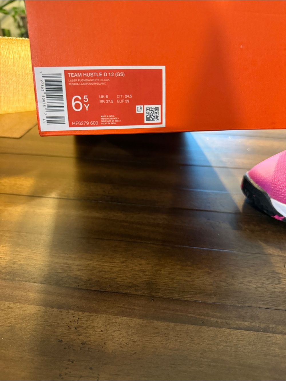 Nike Team Hustle D 12 GS Laser Fuchsia Pink Basketball Shoes Youth 6.5Y - Picture 2 of 13